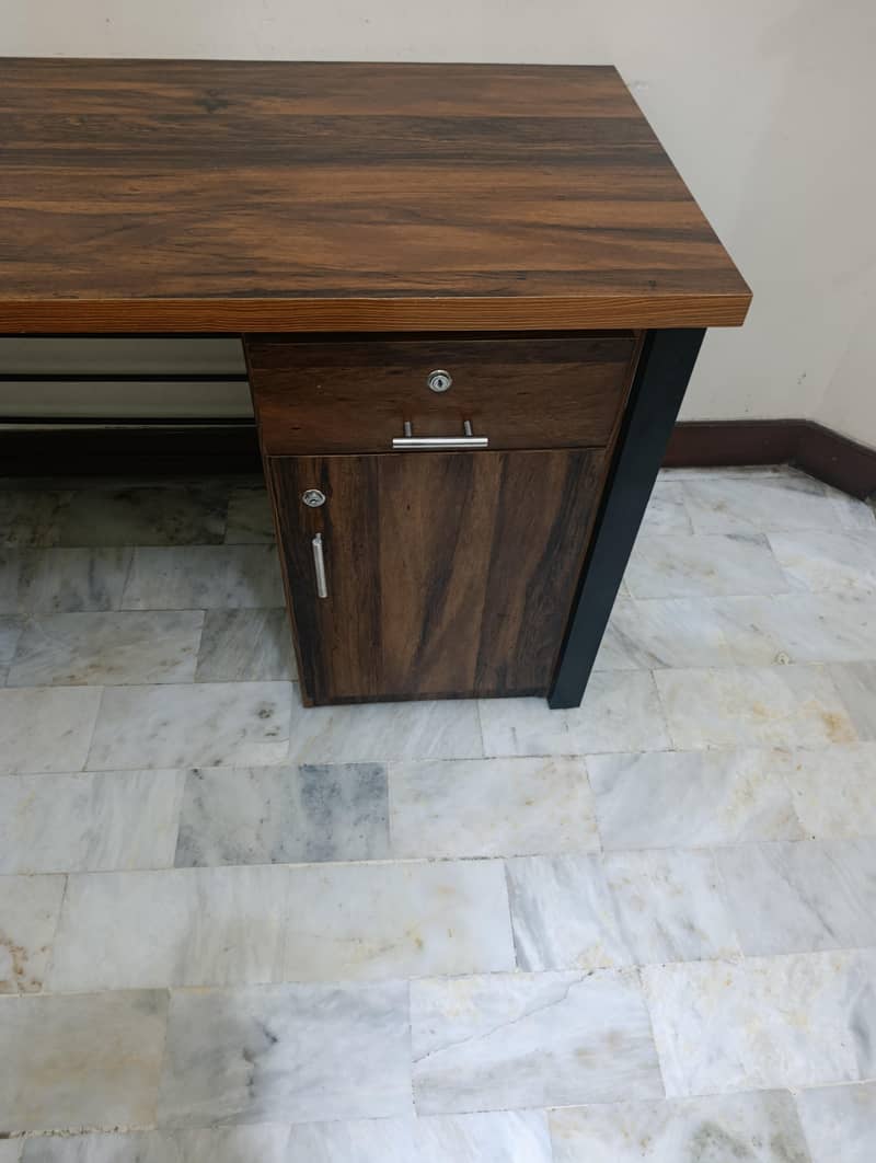 STUDY DESK 1