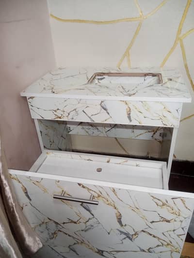 sewing machine table I will buy this and I used only one time