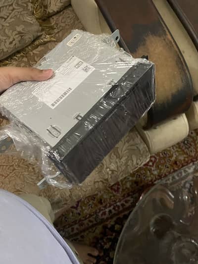 Brand new orignal toyota cd Player and complete console set of yaris