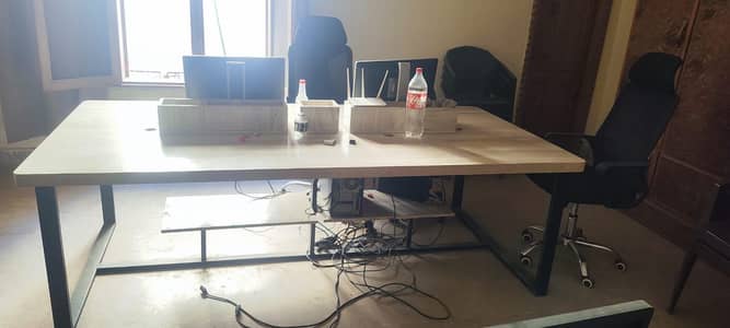 Large Professional Office Workstation - Computer/Laptop Table