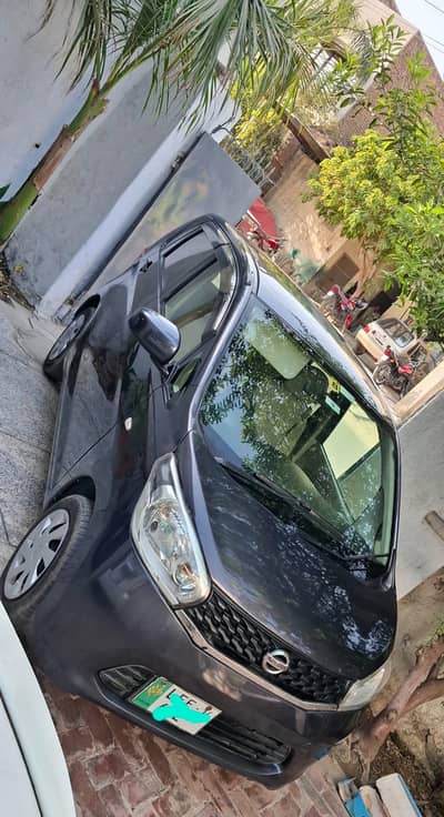 Nissan dayz. family used car. engine suspension 100% AC heater 100%