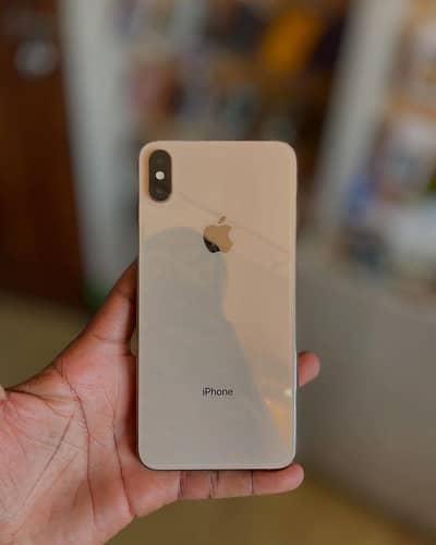 Iphone XS Max(64gb)/ Gold Color/ PTA ( Physical+E-SIM)