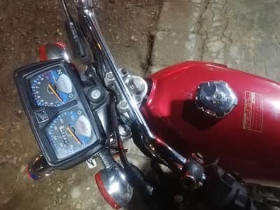 Red Silver 125 Honda special edition 5gear Karachi exc yb ybr 150 70