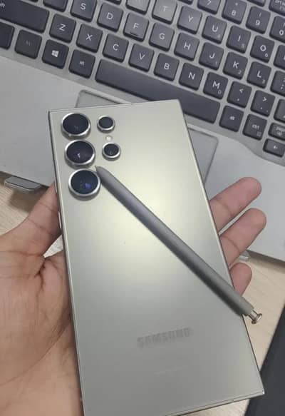 Samsung S24 Ultra  12/256 GB Just like box open