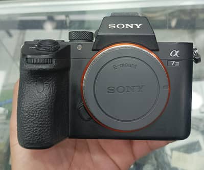 Sony A7iii mirrorless DSLR