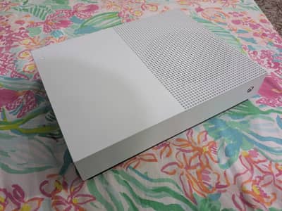 Faulty Xbox One S Digital in very good condition