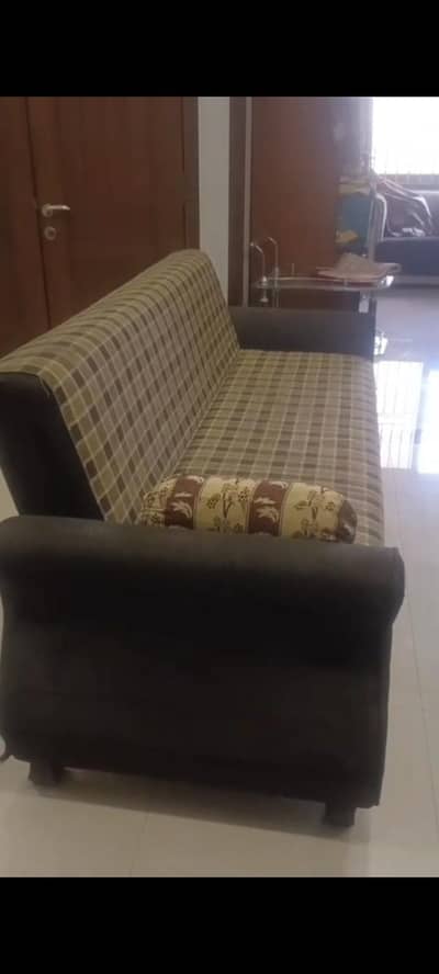 sofa combed 10 on 10 condition black and brown mix colour