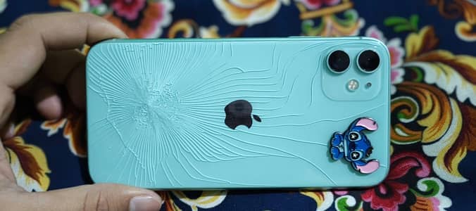 iPhone 11 128gb non pta back creak penal change bettry on service