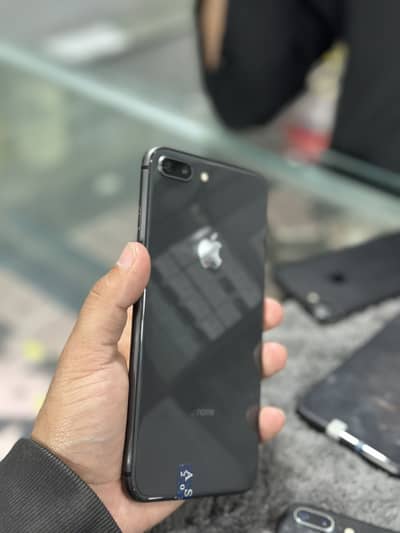 Iphone 8 plus 64Gb