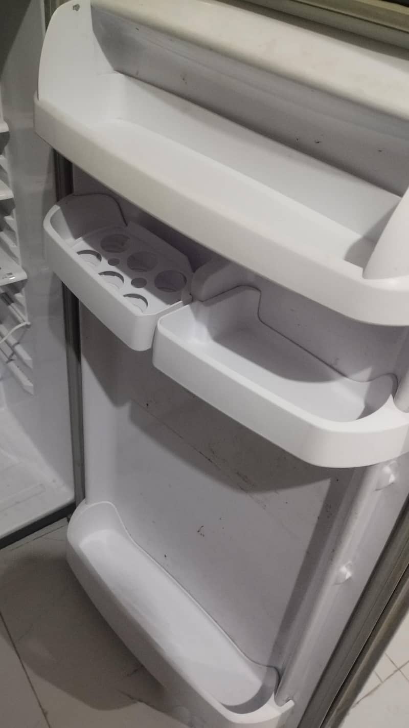 waves Refrigerator 0