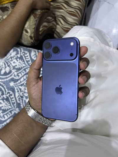 17 pro max 512GB 10/10 sim time available