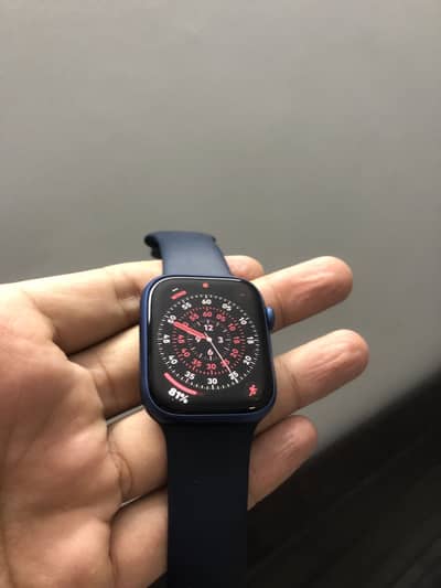 Apple Watch Series 7 45mm 10/10 complete accessories