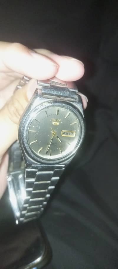 Vintage Seiko 5 Automatic 17 Jewels, Original Japan made. "