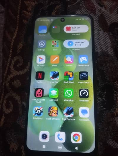 panel thoda sa tuta hai aur back bhi thodi si break hai