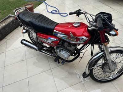 125 2023 model urgent sale