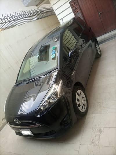 Toyota Sienta Model 2015