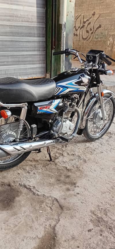 Honda CG-125. . . . . {2025 Last Month} Like New. . . . . . . . . 0303/2827850