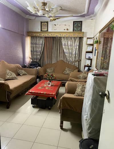 1450 Square Feet Flat For Grabs In Gulistan-E-Jauhar