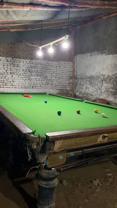 Snooker Table, Cues and Balls