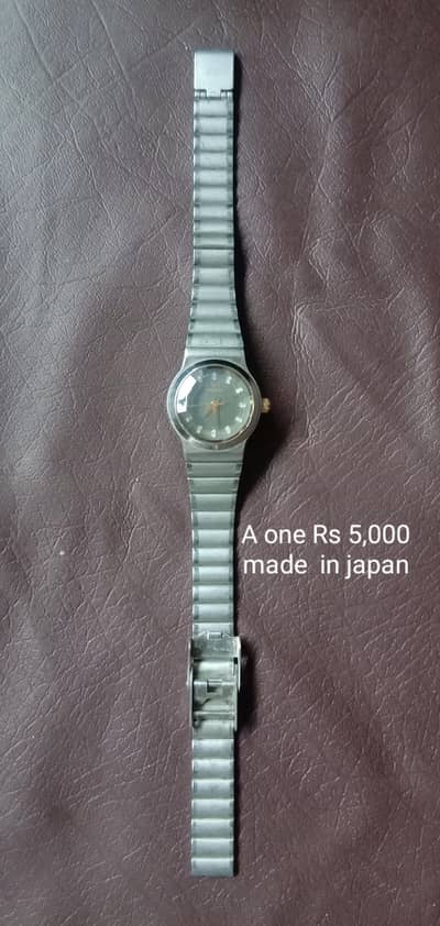 سات عدد گھڑیاں برائے فروخت بالکل نئی ہیں o34!3oi24oo whtsap