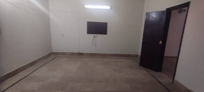 Single story available for office/warehouse