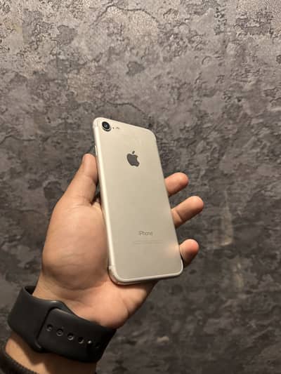 Iphone 7  sim working