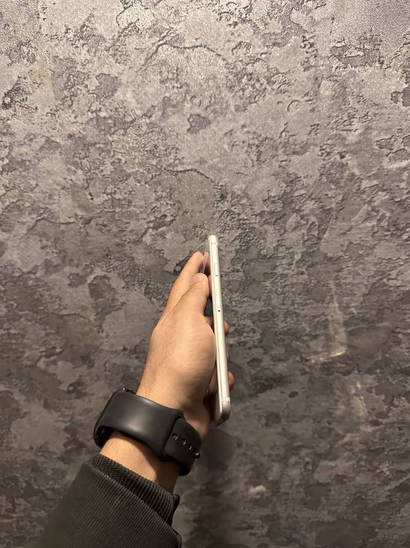 Iphone 7  sim working 2