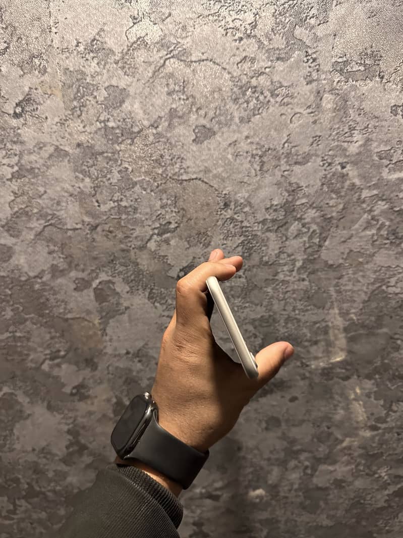 Iphone 7  sim working 3