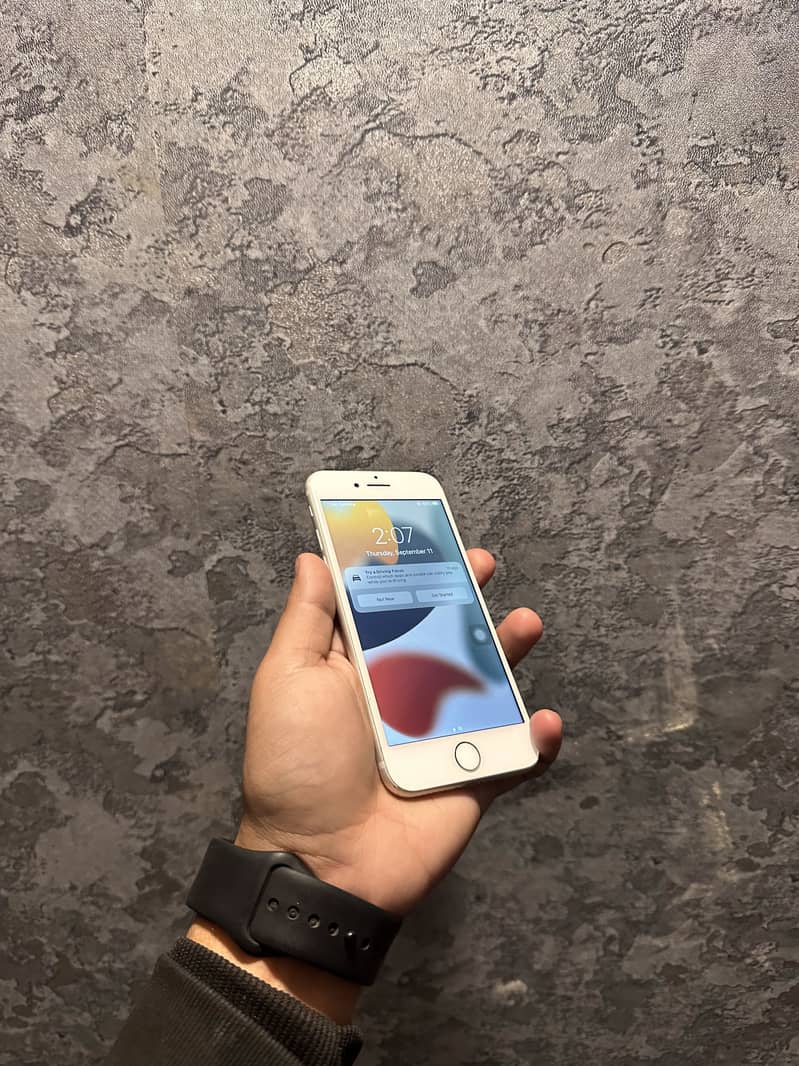 Iphone 7  sim working 5