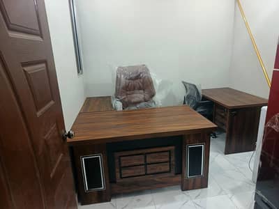 BOSS TABLE FOR SELL JUST 35K ONLY
