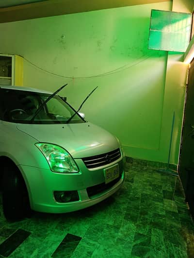 SUZUKI SWIFT 2015 MODEL SILVER