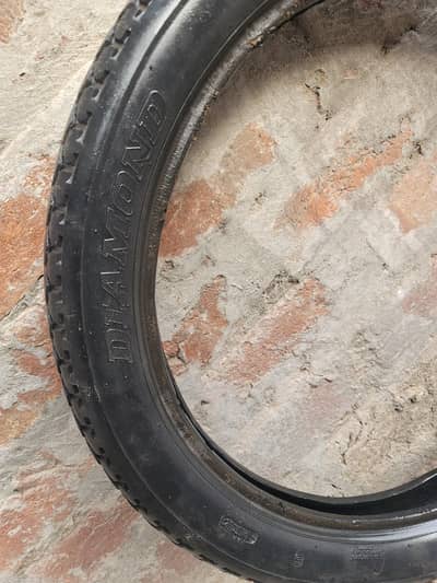 Honda 125 back wheel tyre for sale and exchange