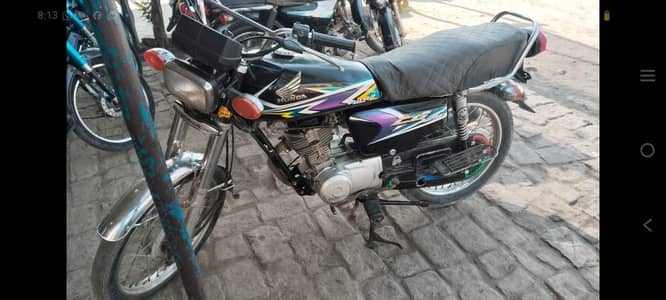 BLACK HONDA 125cc BIKE