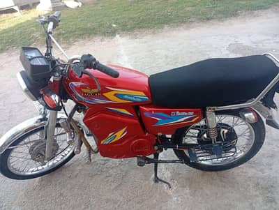 mujhy zarorat ha agr kisi Bhai ky pas Ms jaguar 25model ha tu is num k