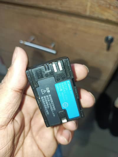 Canon dslr battery LP E6