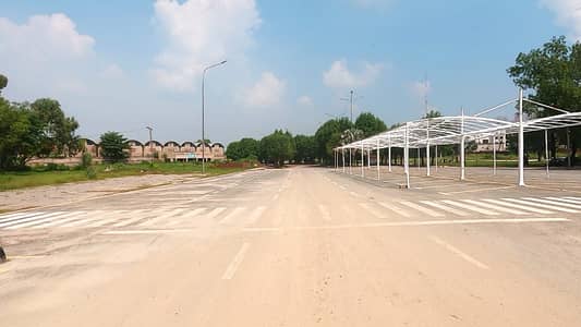 Perfect Prime Location 5 Marla Residential Plot In Grand Avenue Housing Scheme - Block A For sale