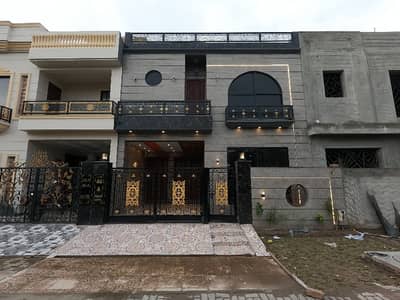 Facing Park - 5 Marla Modern House For Sale in Palm City Lahore