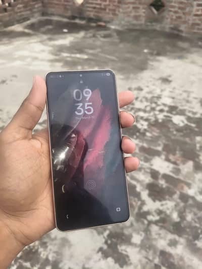 Samsung S21 Good condition mobile with charger