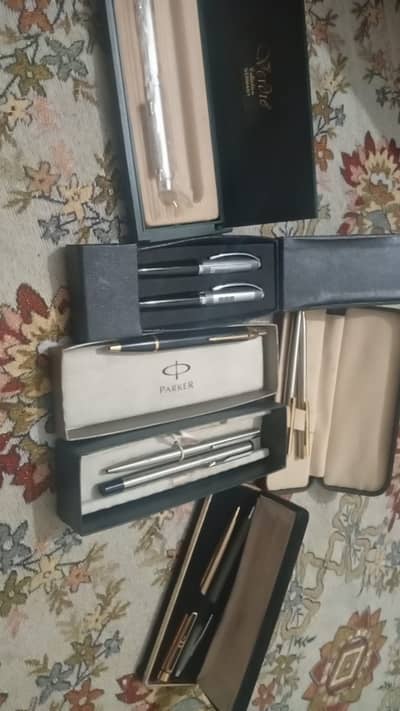 Antique pen's ball point and fountain pen