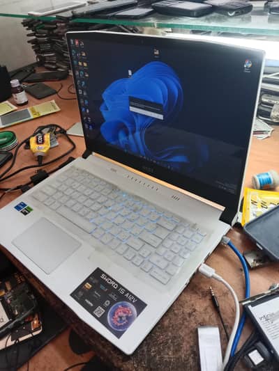 MSi Sword 15 Gaming laptop RTX 4050 i7 12th gen