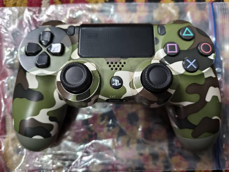 PS4  original controller 0
