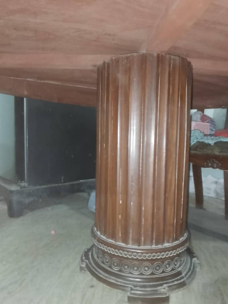 Round Shape Dinning table 2