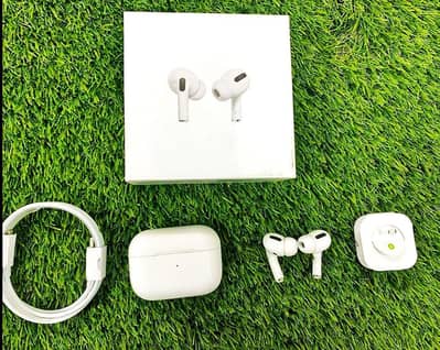 wireless earbuds/ Bluetooth