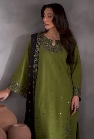 Women linen Embroided 3pcs suit green Eid Festive