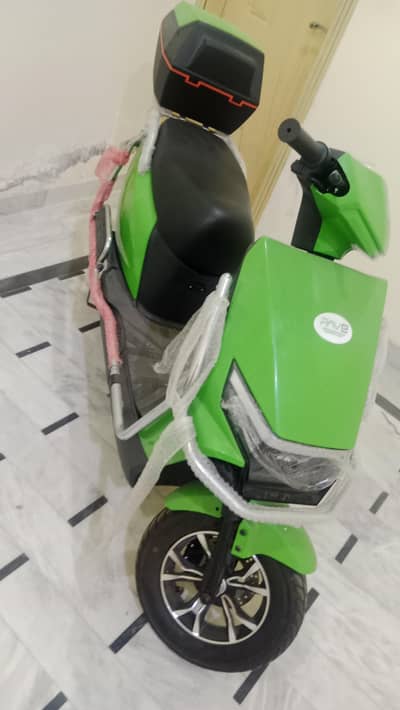 United Electric Scooty for sale