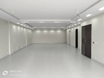 08 MARLA BRAND NEW OFFICE 4TH FLOOR WITH ELEVATOR EXCELLENT LOCATION