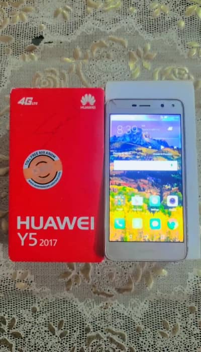 Huawei y5 4g spotted  (2/16) with box