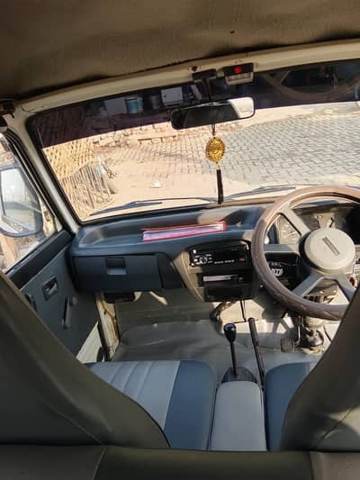 Suzuki bolan 2015 model