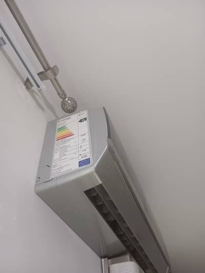 Gree inverter split AC (2. ton) 10/10 condition G10 model