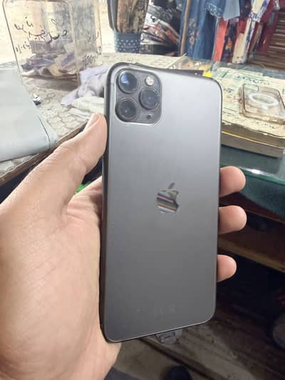 11 pro Max 512GB PTA Approved scratch less